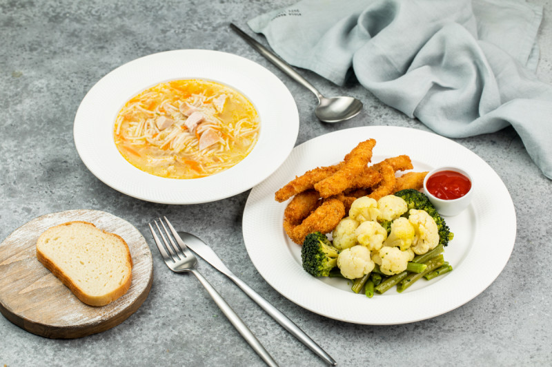 Еда на вынос. Комплексный обед. Комплексные обеды с доставкой смайл. Обеды смайл москва. Готовые обеды.