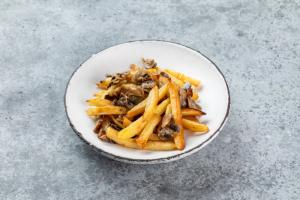 Картофель жареный с грибами и луком